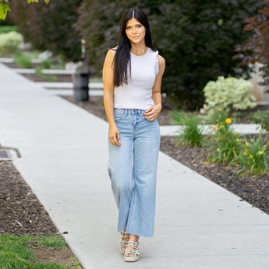 Color Name: Sleepless Color: Light Blue Cut: Skinny Rise: High-Rise, 10" Front Rise* Material: 93% COTTON, 5% POLYESTER, 2% SPANDEX Machine Wash Separately In Cold Water Stitching: Classic Fly: Zipper
