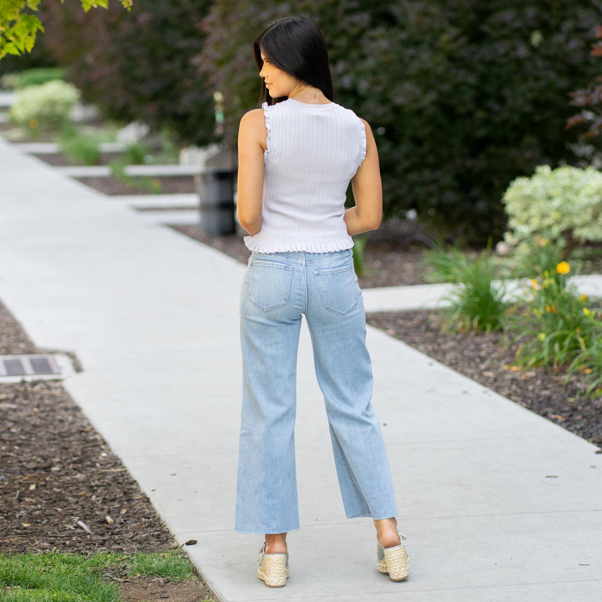 Color Name: Sleepless Color: Light Blue Cut: Skinny Rise: High-Rise, 10" Front Rise* Material: 93% COTTON, 5% POLYESTER, 2% SPANDEX Machine Wash Separately In Cold Water Stitching: Classic Fly: Zipper